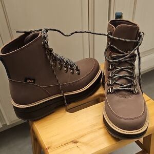 Brand New Teva Women's Brown Lace-Up Boots